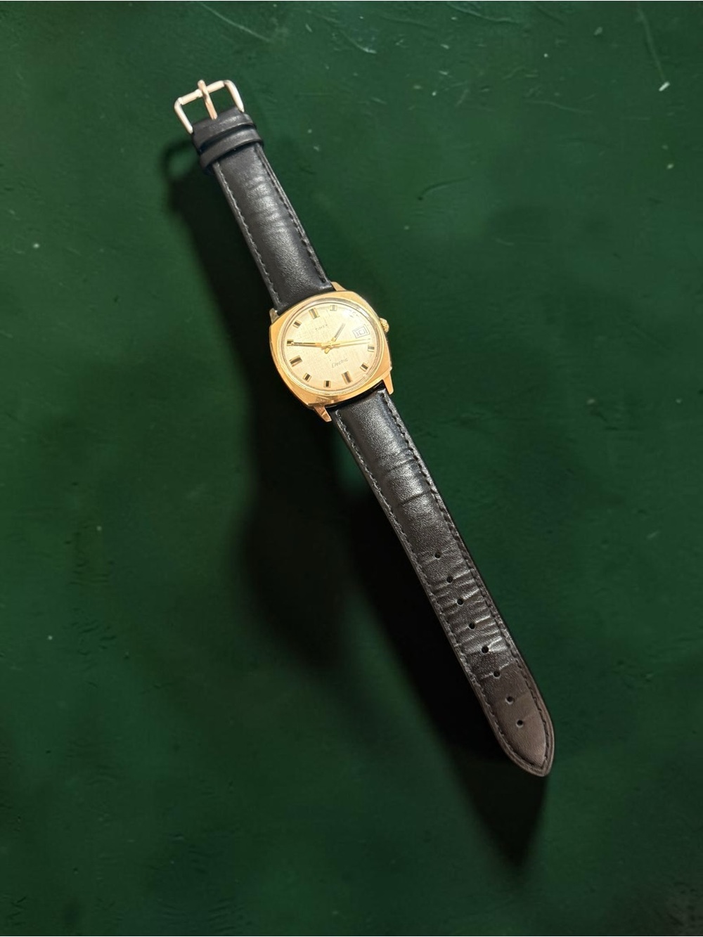 Vintage Timex Gold-Tone cushion Case with Champagne Dial and Black Leather Strap - Picture 6 of 6